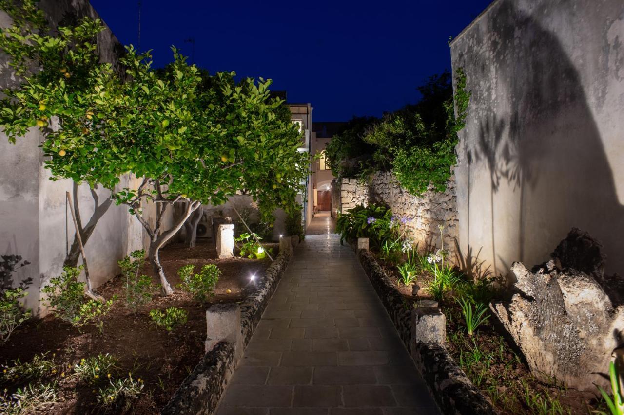 Palazzo Frangipane Bed & Breakfast ซัลเว ภายนอก รูปภาพ