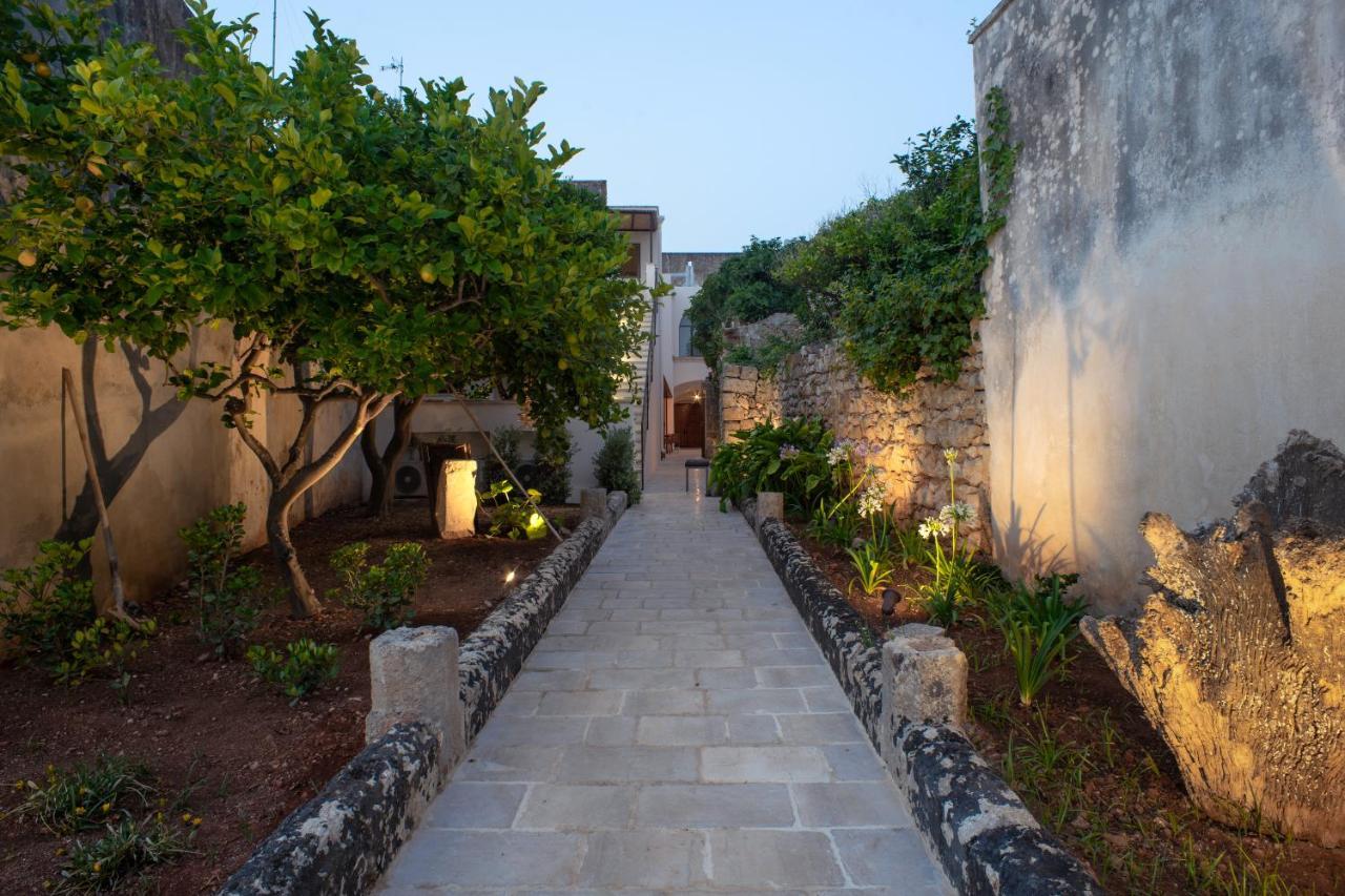 Palazzo Frangipane Bed & Breakfast ซัลเว ภายนอก รูปภาพ